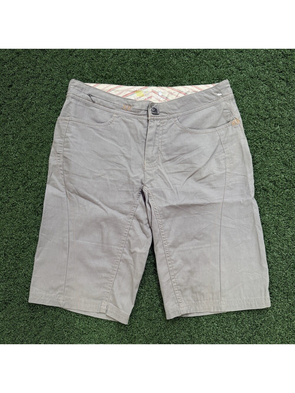 Mountain Hardwear Women’s Size 4 Grey Stretch Bermuda Hiking Shorts Outdoor Hike